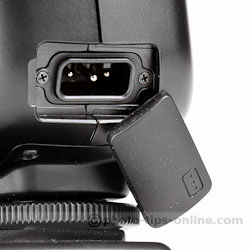 Nissin Di700 flash: external power pack socket