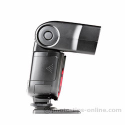 Nissin Di700 flash: tilted down